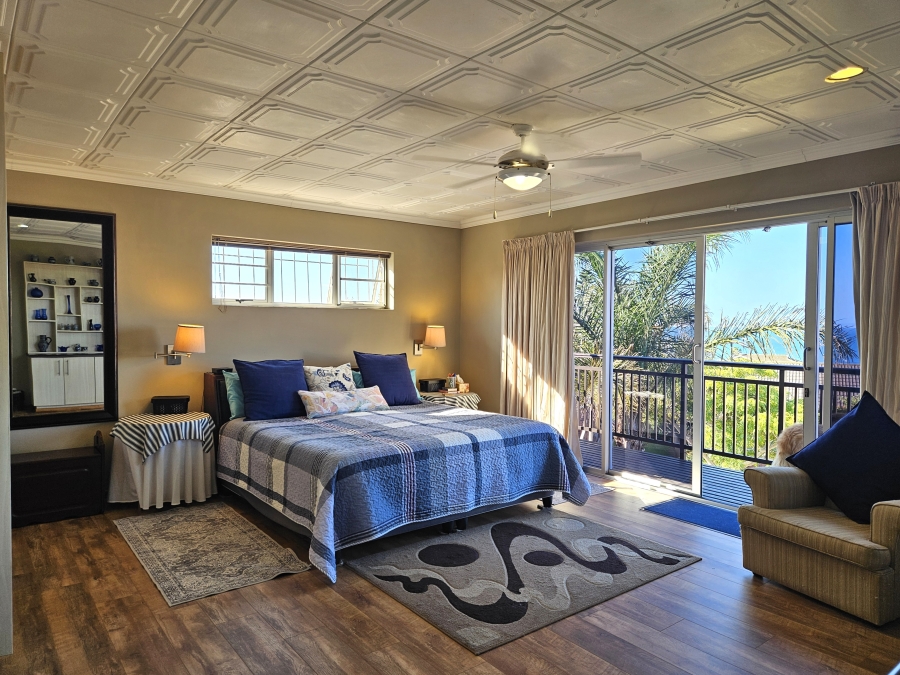 4 Bedroom Property for Sale in Wavecrest Eastern Cape